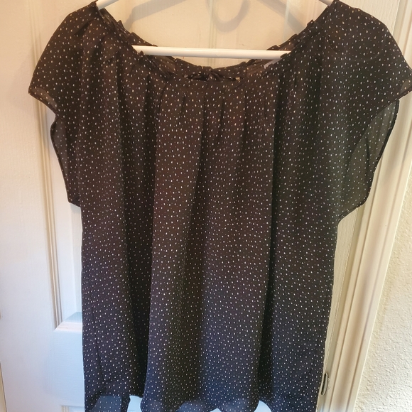 Lauren Conrad Short Sleeve Black Pattern Blouse - Picture 2 of 6